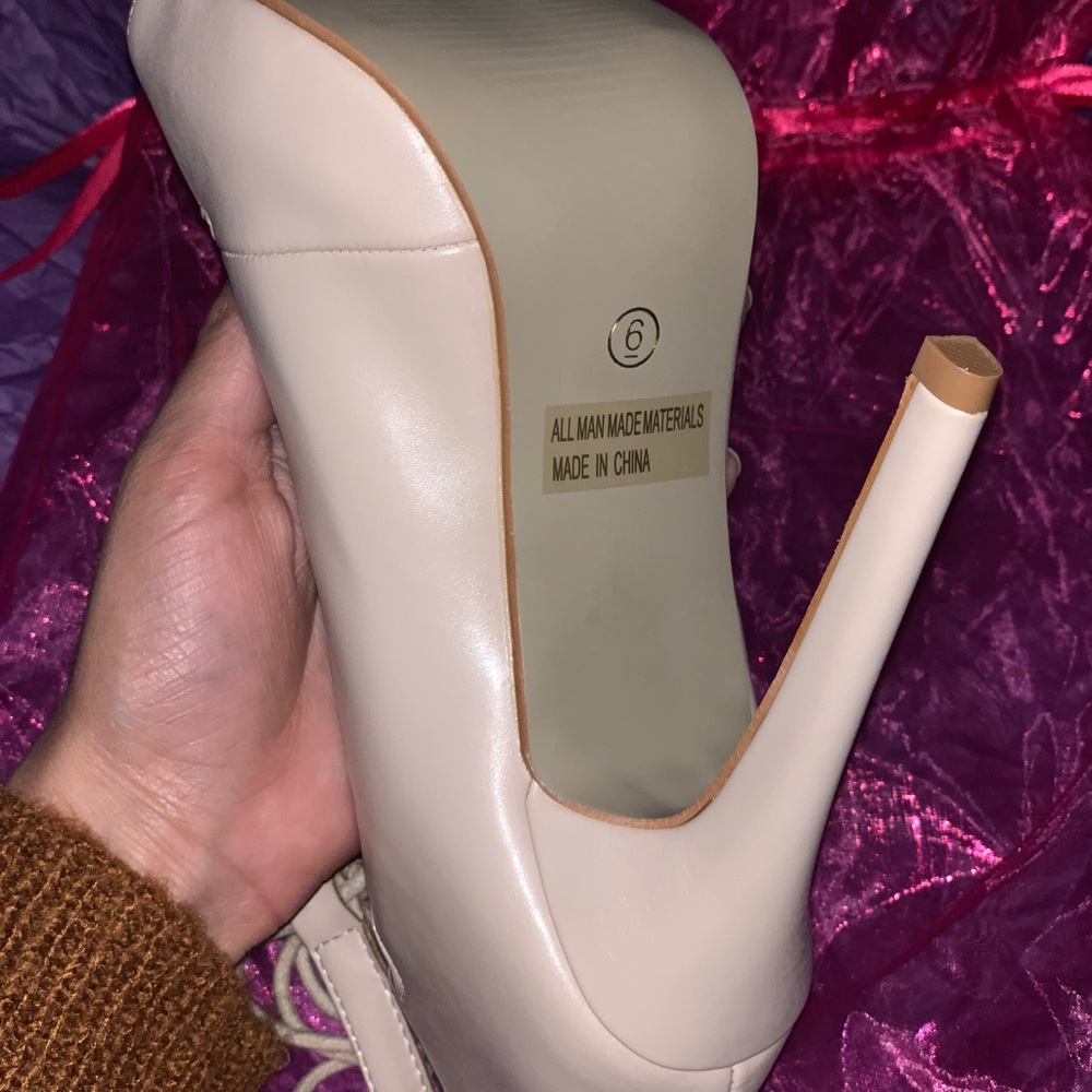 Nude lace up heels - Picture 5 of 5